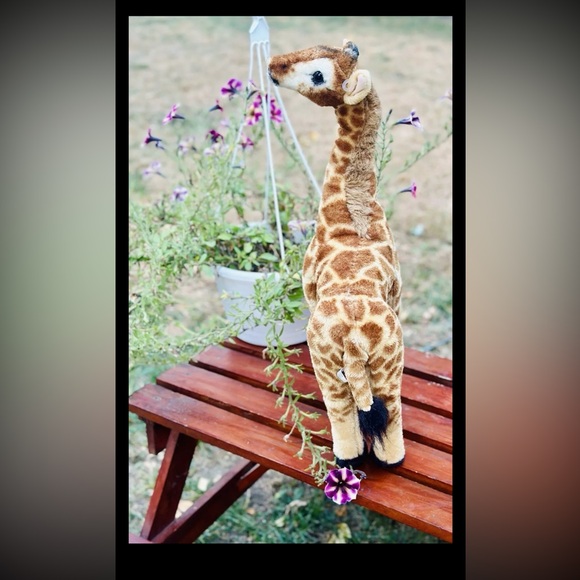 Vintage Toys R Us Life Like Giraffe Plush Stands Up On His Own from 2011 - Picture 9 of 16